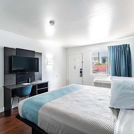 Motel 6 Tampa Near Fairgrounds - Casino Luaran gambar