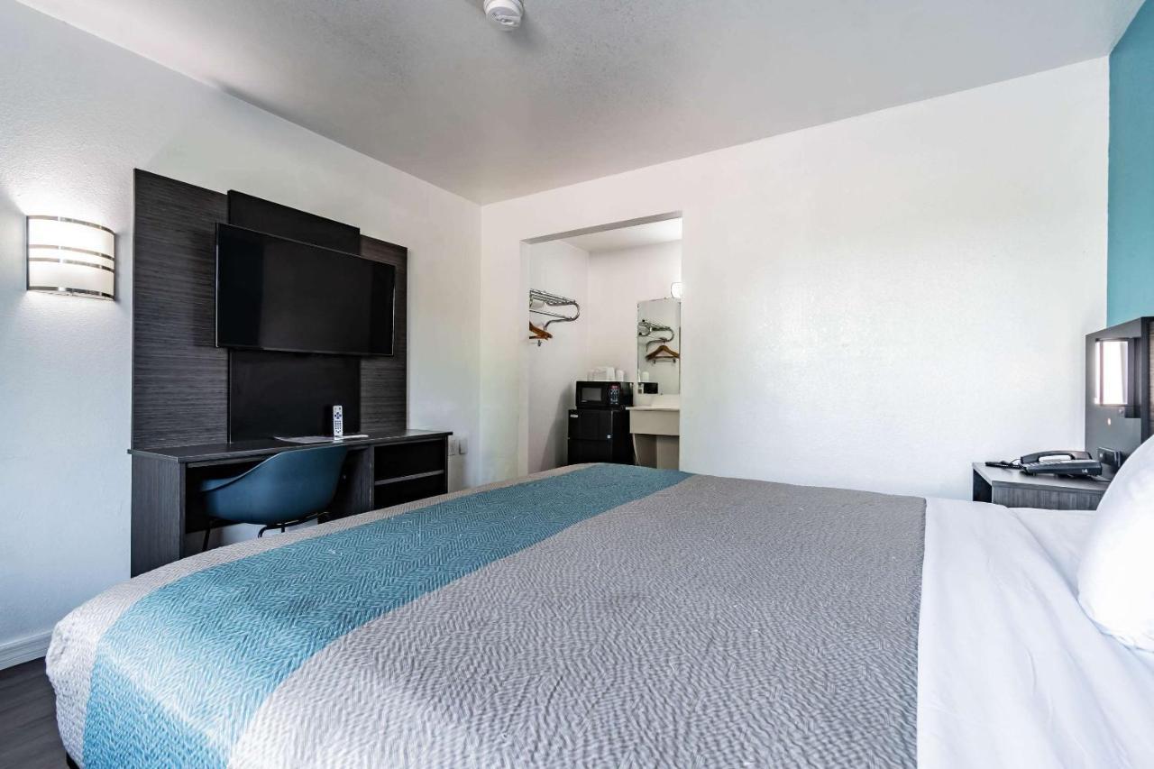 Motel 6 Tampa Near Fairgrounds - Casino Luaran gambar