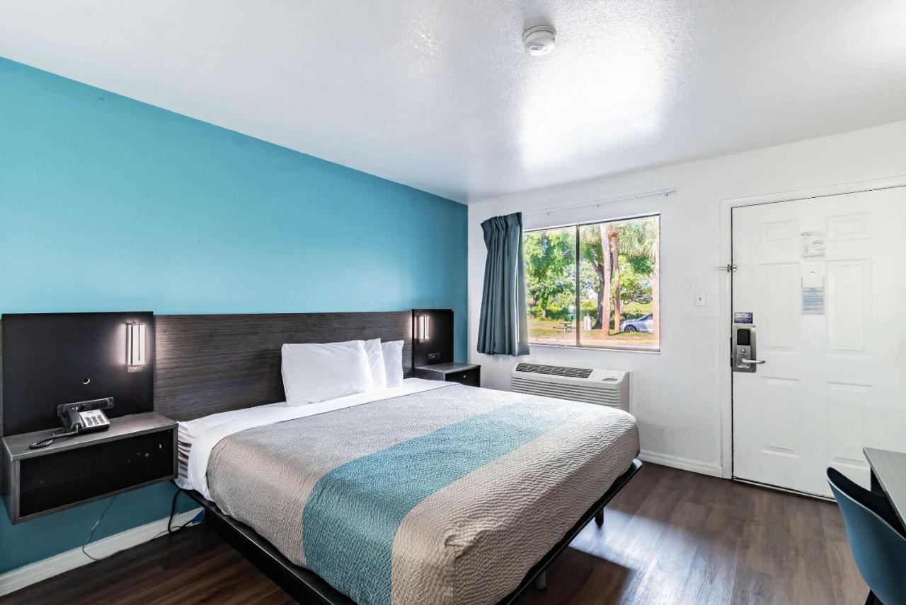 Motel 6 Tampa Near Fairgrounds - Casino Luaran gambar