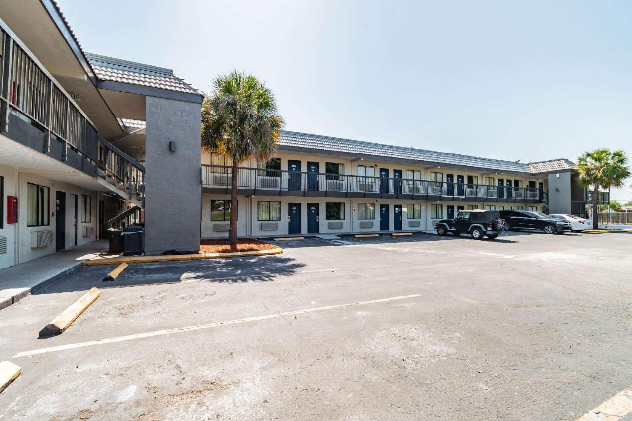 Motel 6 Tampa Near Fairgrounds - Casino Luaran gambar